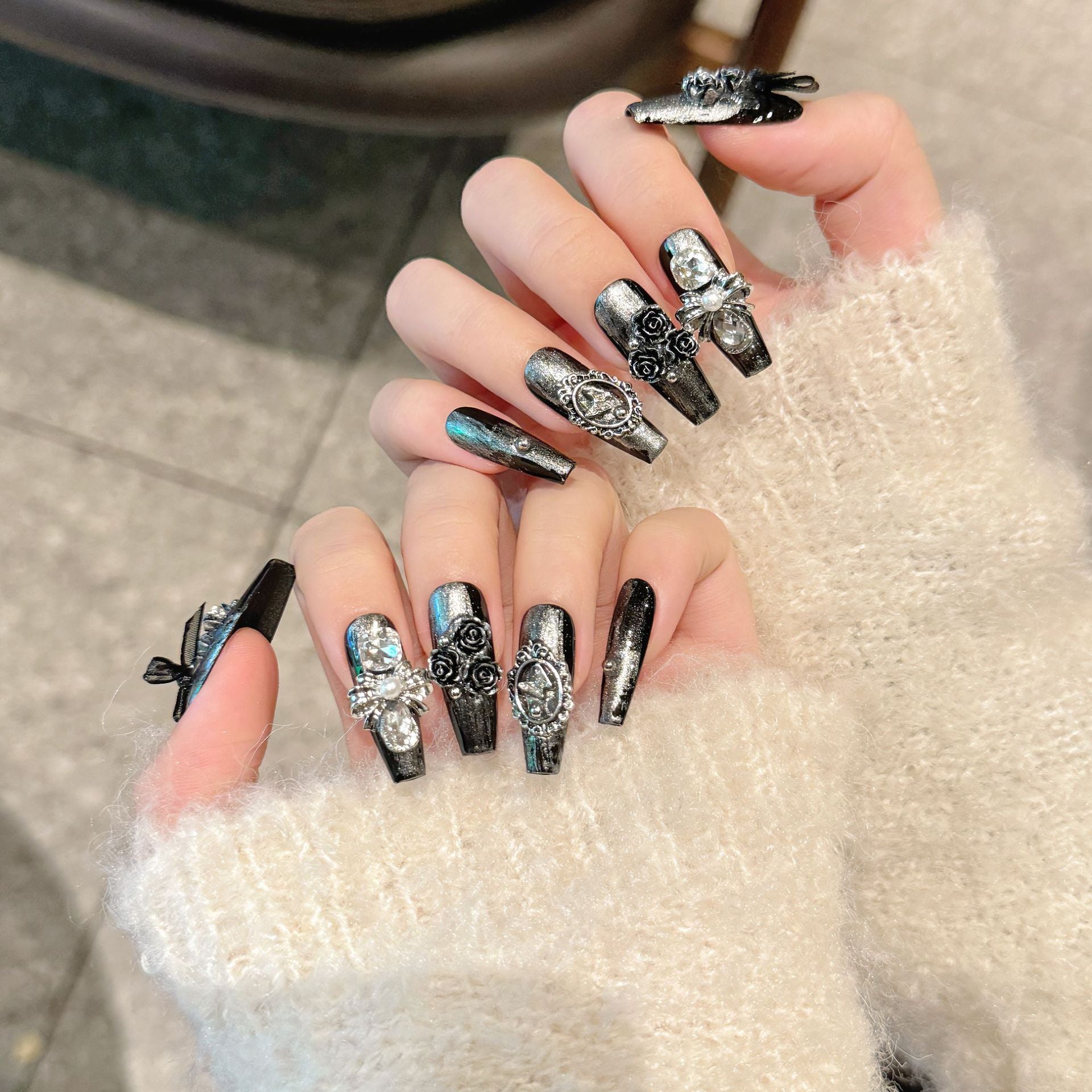 Carved Nail Dark Roses Nail Set