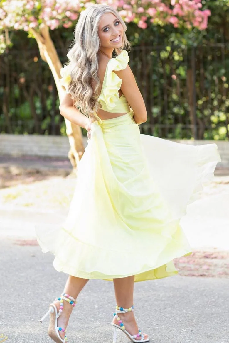 Yellow Newest Long Prom Dresses, A-line Bridesmaid Dresses, V-neck Girl Graduation Party Dresses