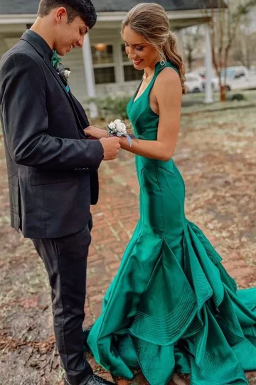 Halter V-neck Green Newest Long Prom Dresses, Satin Pleated Mermaid Bridesmaid Dresses