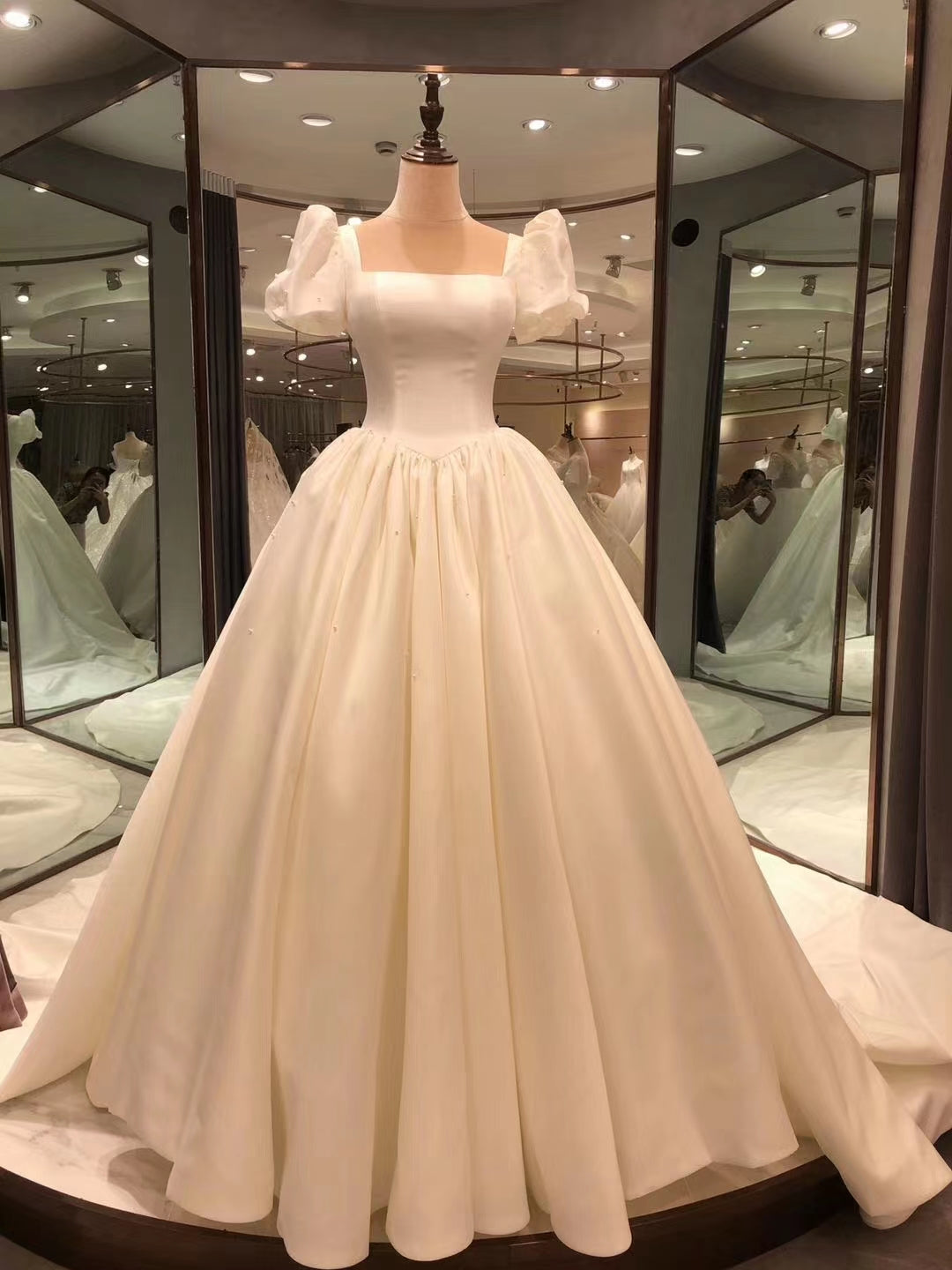 Spauare Neckline Bubble Sleeves Satin Wedding Dresses, Vintage Wedding Dresses, Bridal Gown