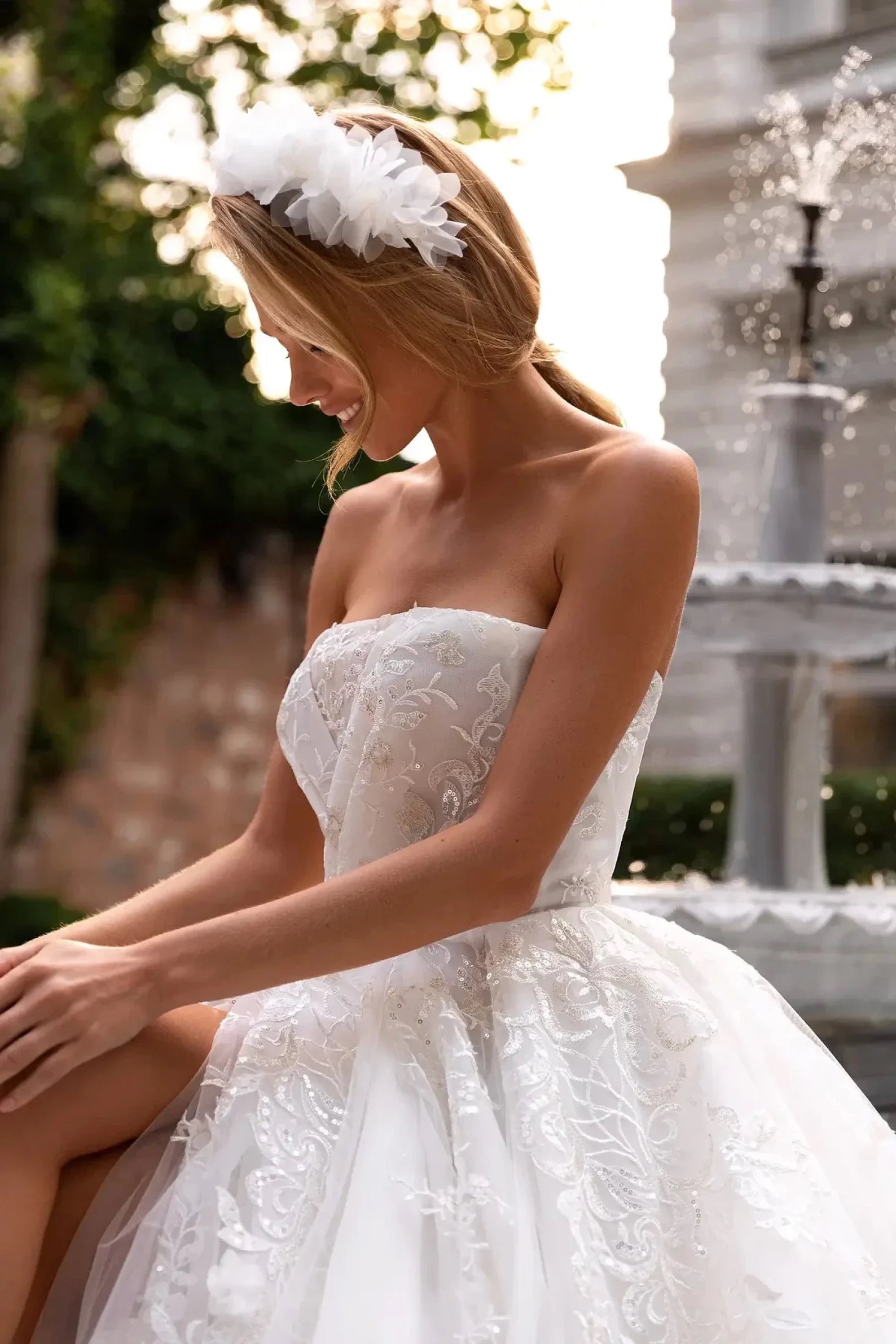 A-line Elegant Wedding Gowns, Strapless Lace Bridal Gowns, Newest Wedding Dresses
