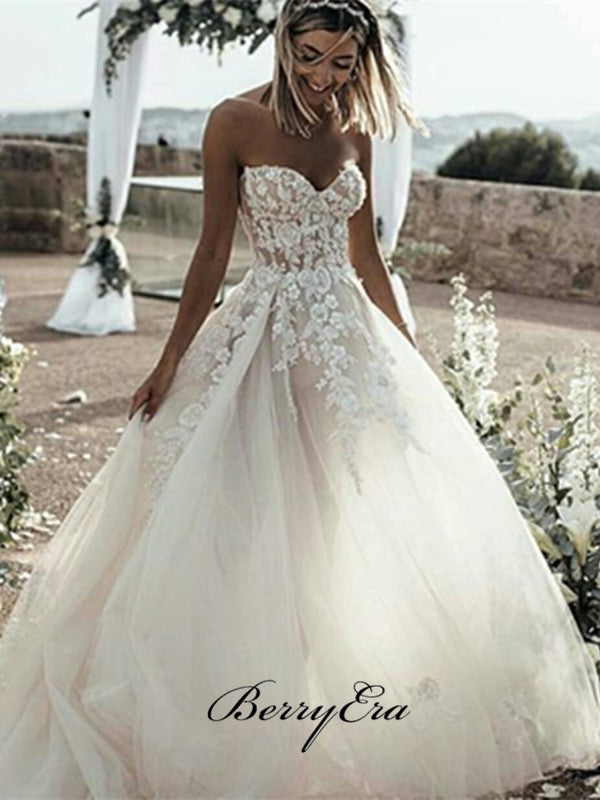 Gorgeous Strapless Wedding Dresses, Tulle Lace A-line Bridal Gown